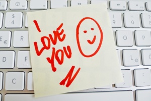 note on computer keyboard: i love you